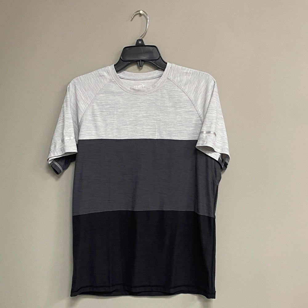 Old Navy Men's Gray and Black Block Tee